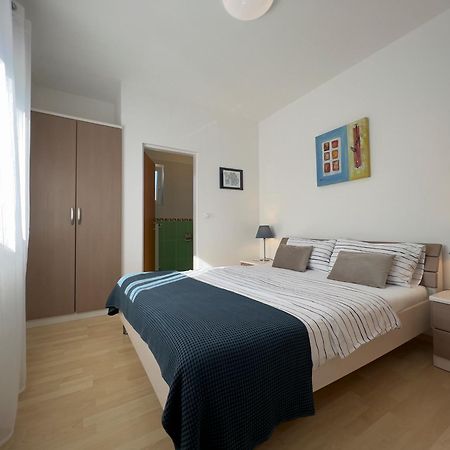 Stay In The Heart Of Porec - 50M To The Beach Kültér fotó